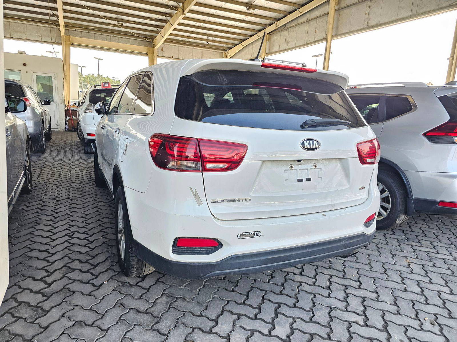 2019 KIA SORENTO — 167408 Miles — Lot 65044565 — Souq - Marhaba Auctions Used Cars - Image 3