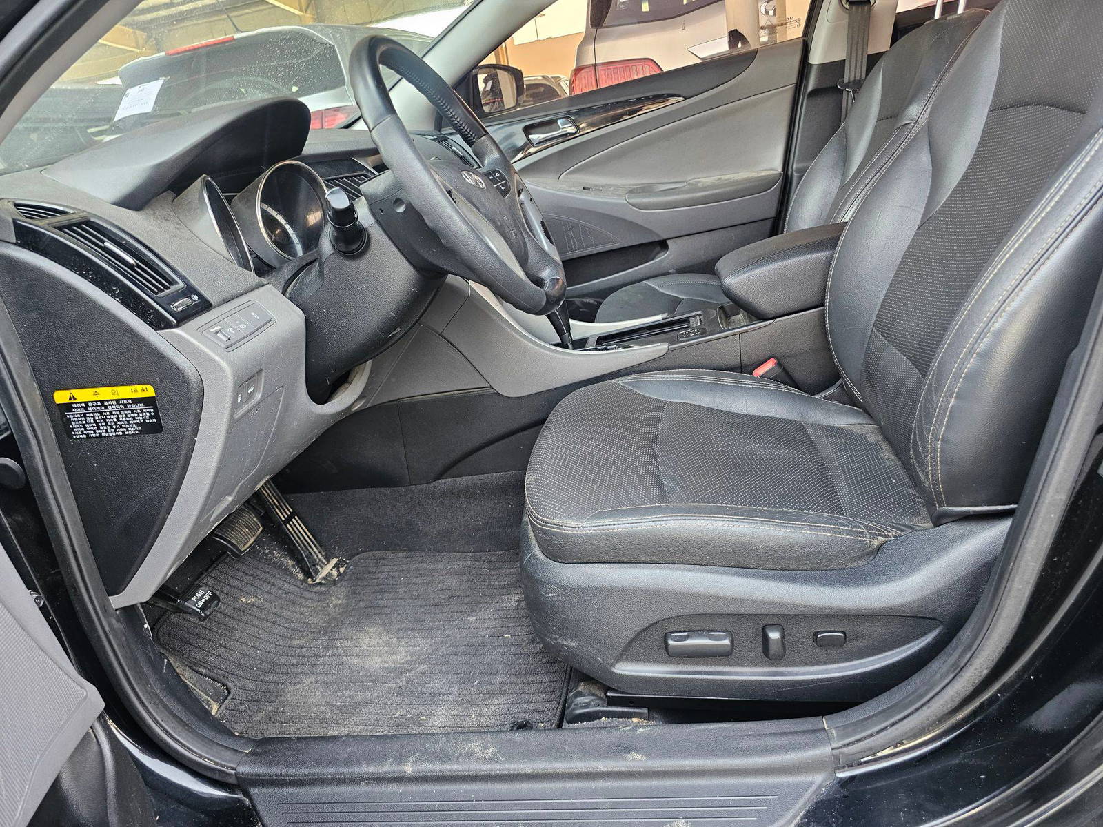 2011 HYUNDAI SONATA — 246581 KM — Lot BBBA177840 — Souq - Marhaba Auctions Used Cars - Image 7