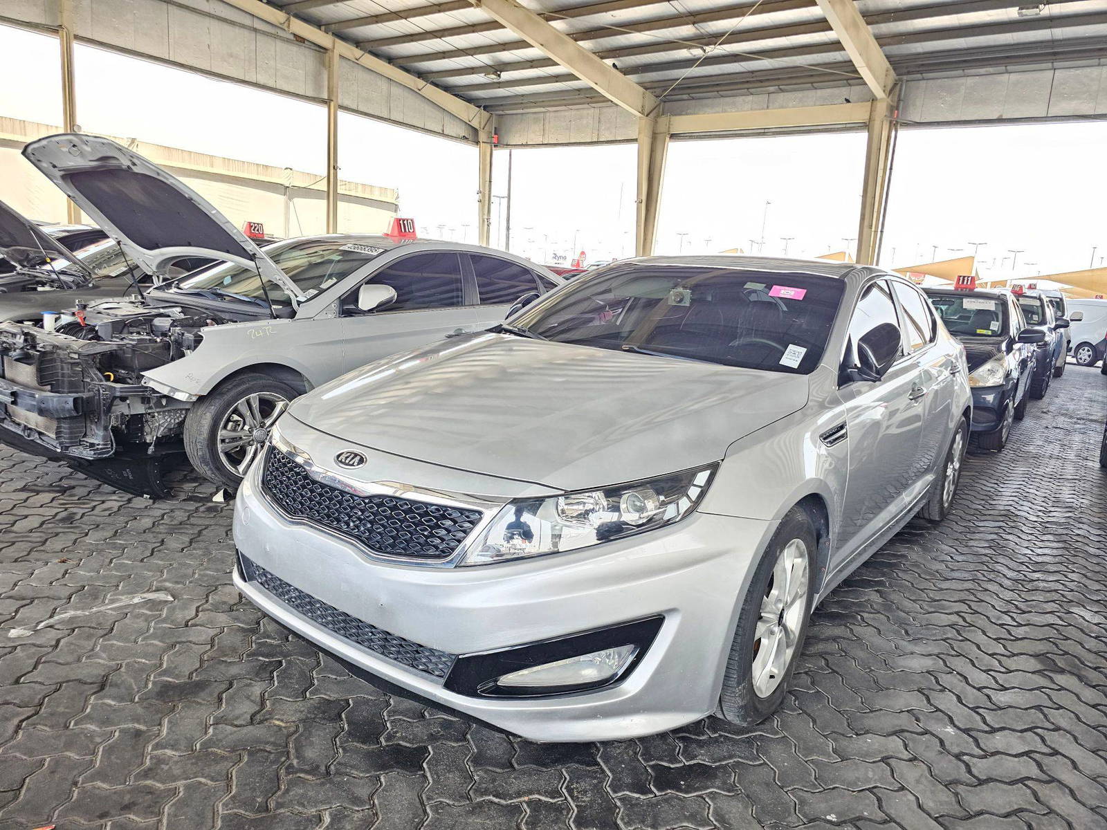 2011 KIA K5 — 228431 KM — Lot 150493 — Souq - Marhaba Auctions Used Cars - Image 5