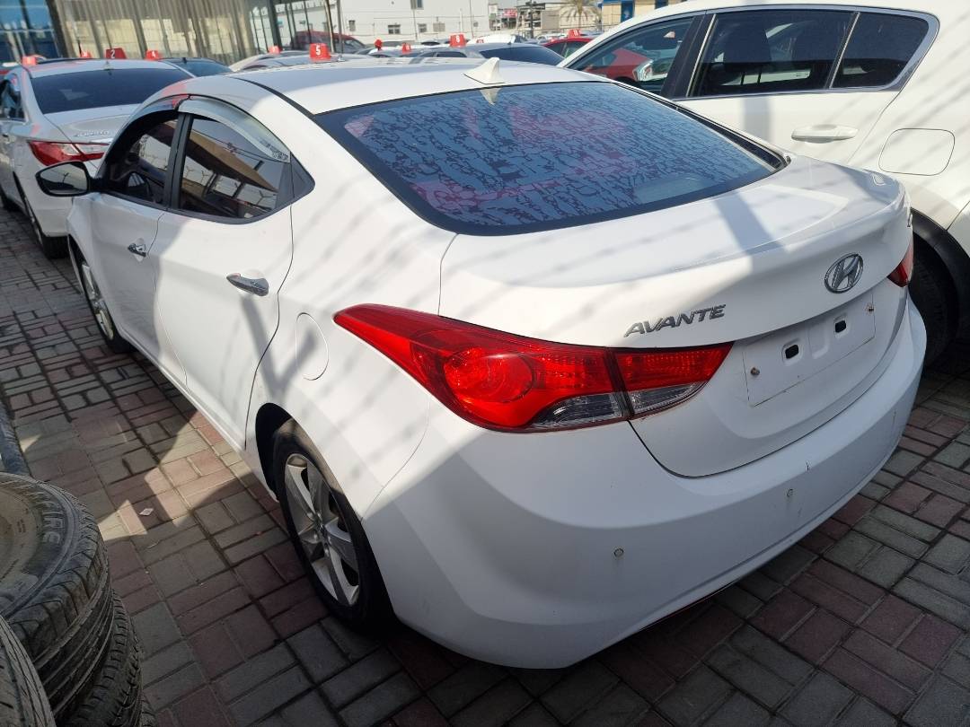 2014 HYUNDAI AVANTE — 88657 KM — Lot 124578 — Ind. 12 - Marhaba Auctions Used Cars - Image 4