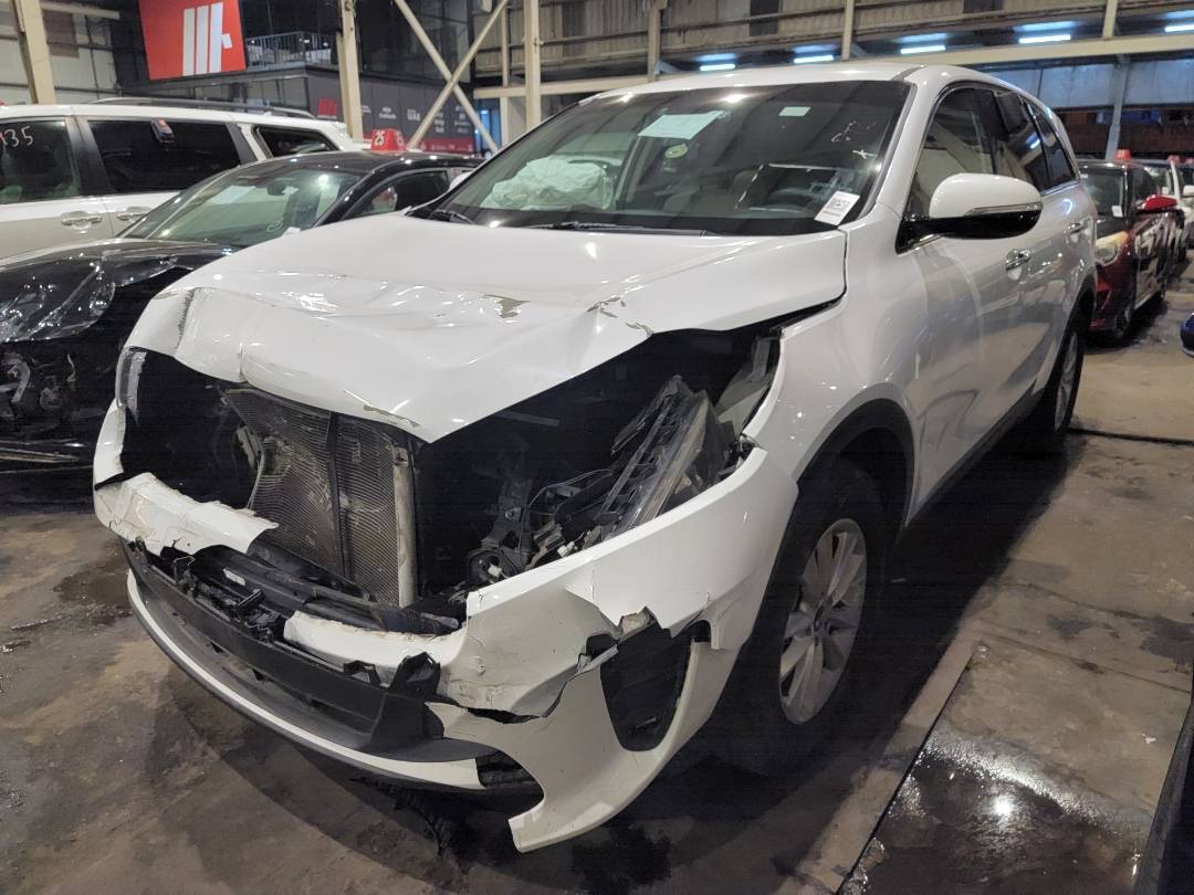 2019 KIA SORENTO — 98275 Miles — Lot 40901696 — Ind. 12 - Marhaba Auctions Used Cars - Image 4