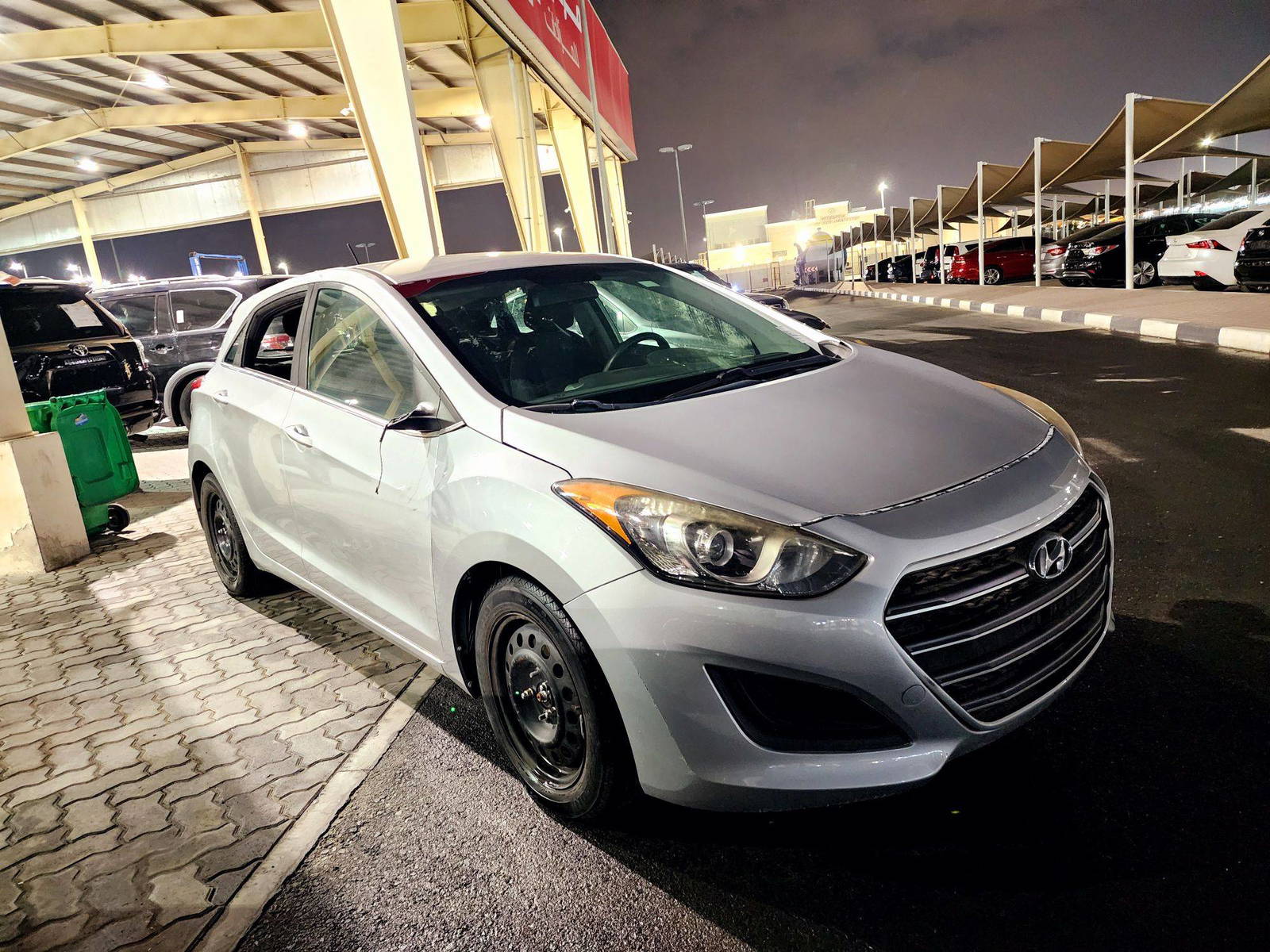 2017 HYUNDAI ELANTRA GT — 109922 Miles — Lot U364308 — Souq - Marhaba Auctions Used Cars - Image 4