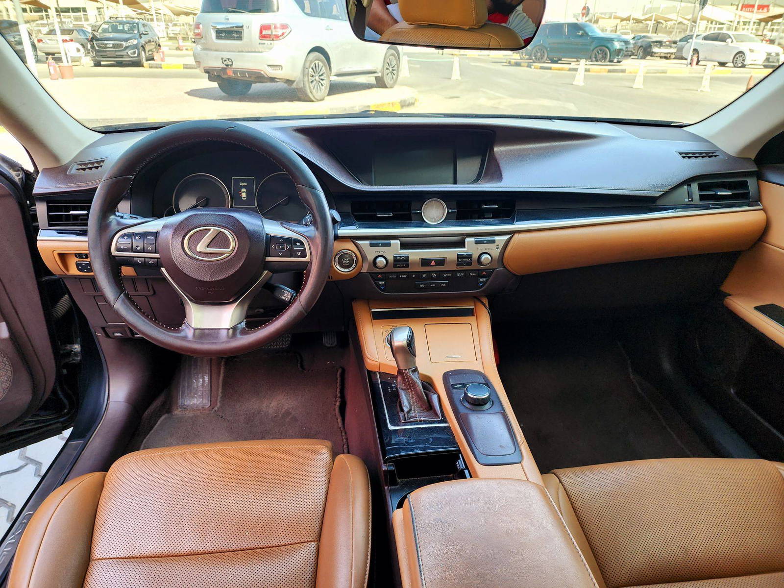 2018 LEXUS ES 350 — 619593 KM — Lot 3J2262563 — Souq - Marhaba Auctions Used Cars - Image 7