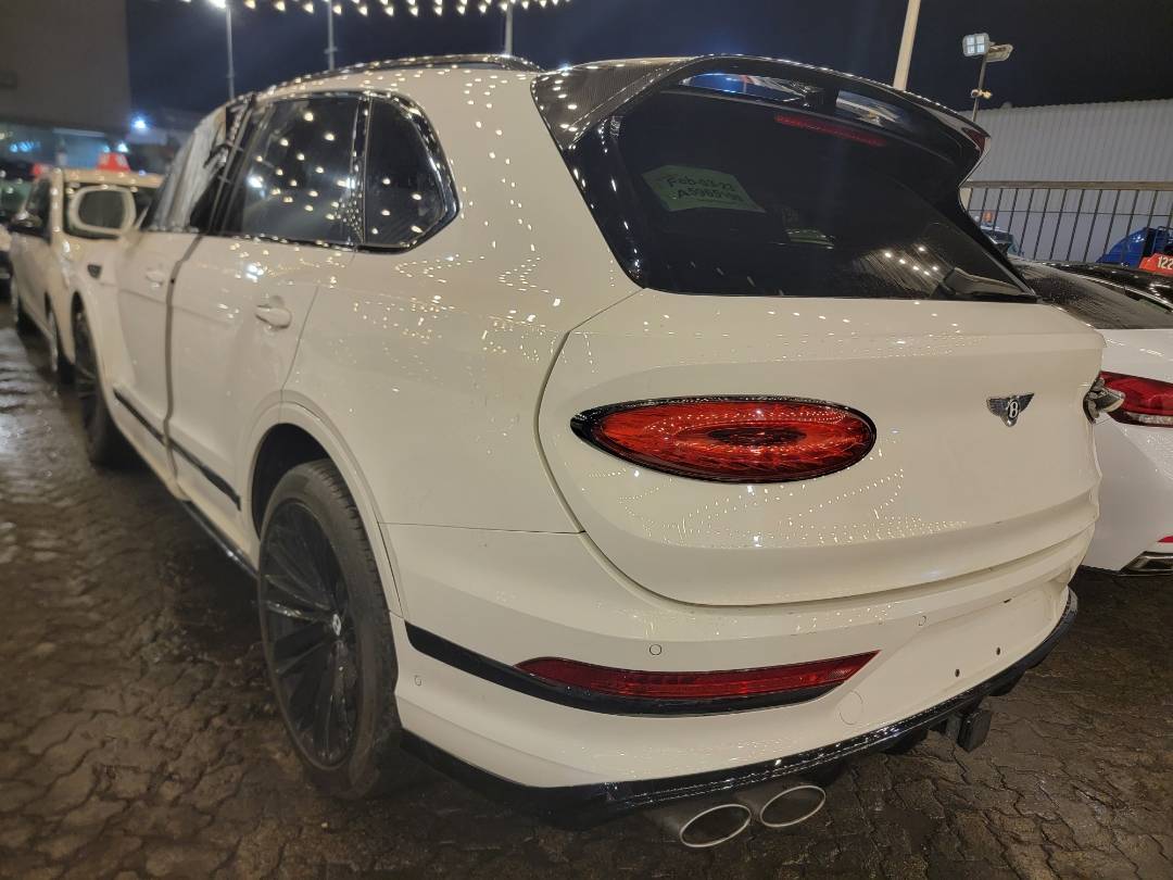 2021 BENTLEY BENTAYGA — 8850 Miles — Lot 37548686 - Marhaba Auctions Used Cars - Image 11