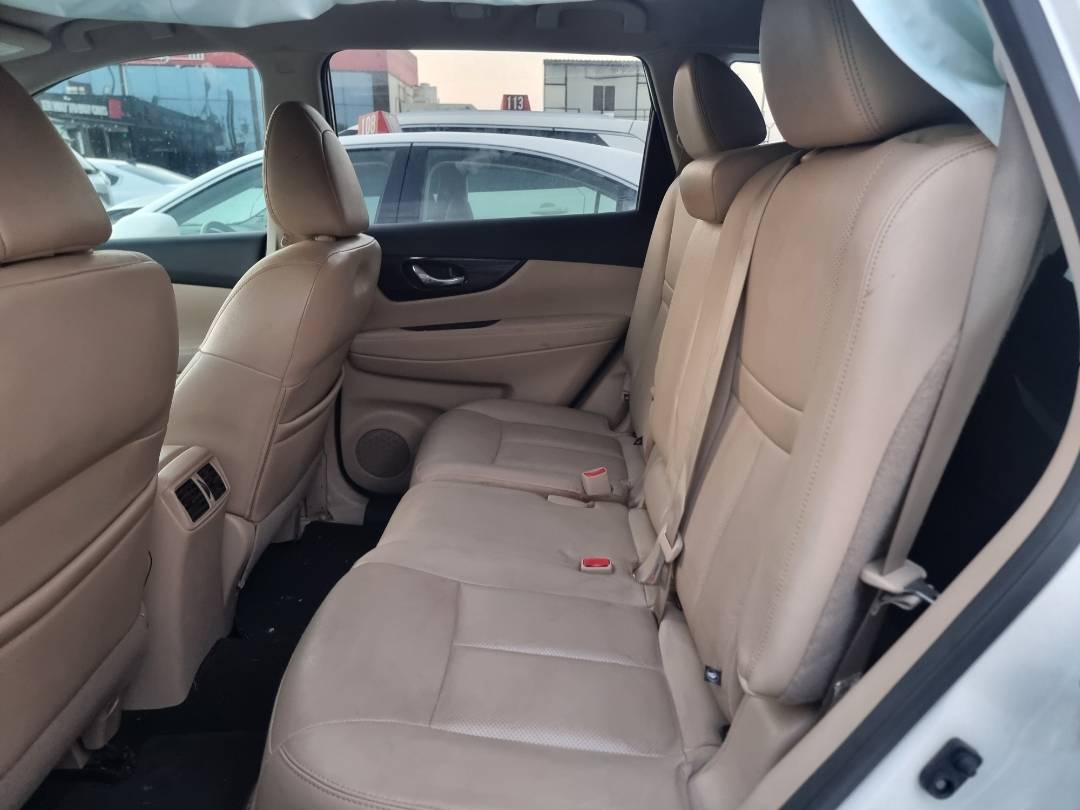 NISSAN ROGUE 2019 view 2