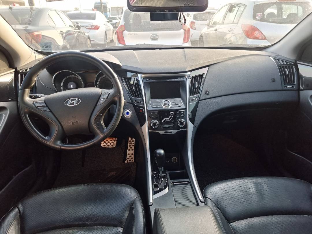 2010 HYUNDAI SONATA — 191935 KM — Lot 125487 — Ind. 12 - Marhaba Auctions Used Cars - Image 8