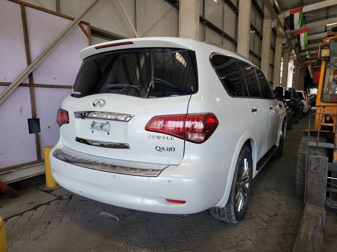 2015 INFINITI QX80 — 172295 Miles — Lot 80771064 — Souq - Marhaba Auctions Used Cars - Image 3