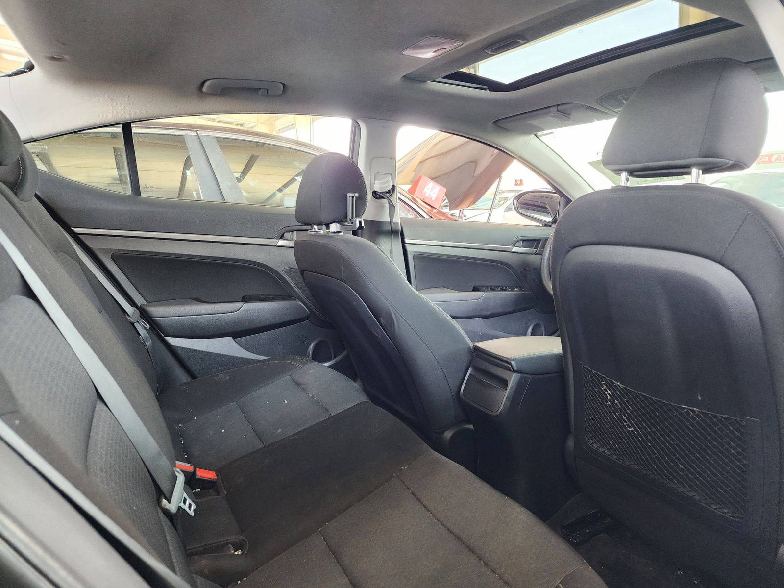 2017 HYUNDAI ELANTRA — 148426 Miles — Lot 38895316 — Souq - Marhaba Auctions Used Cars - Image 5