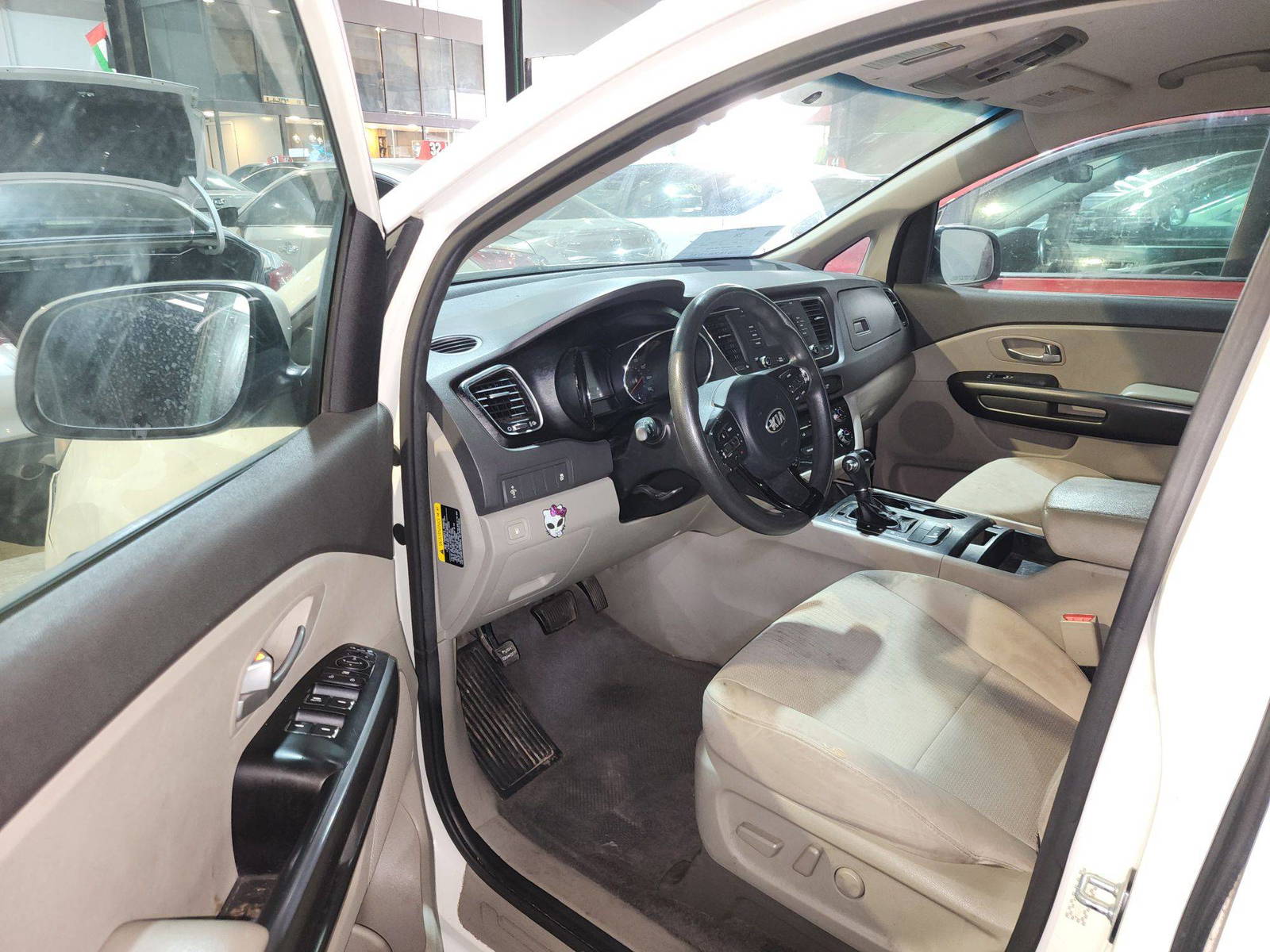 2017 KIA SEDONA — 174840 Miles — Lot 42137096 — Al Quoz - Marhaba Auctions Used Cars - Image 9