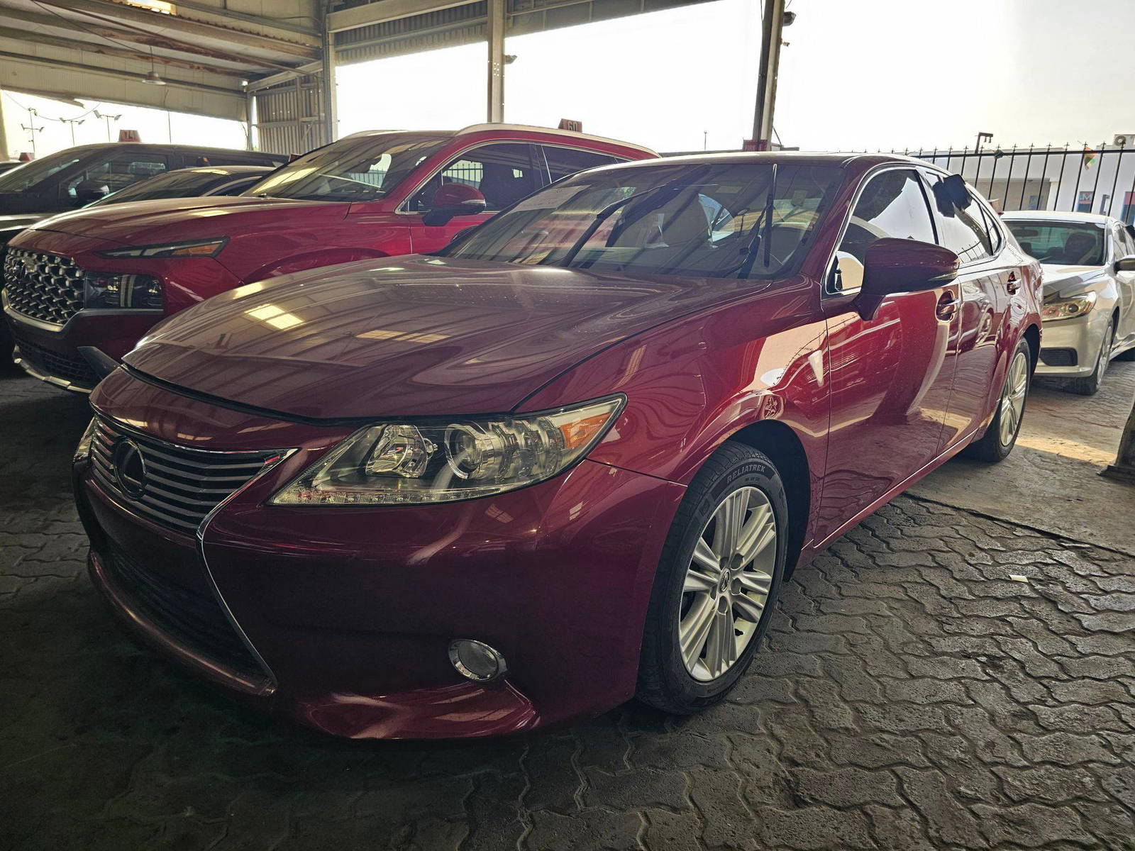 Lexus ES 350 2015 view 2