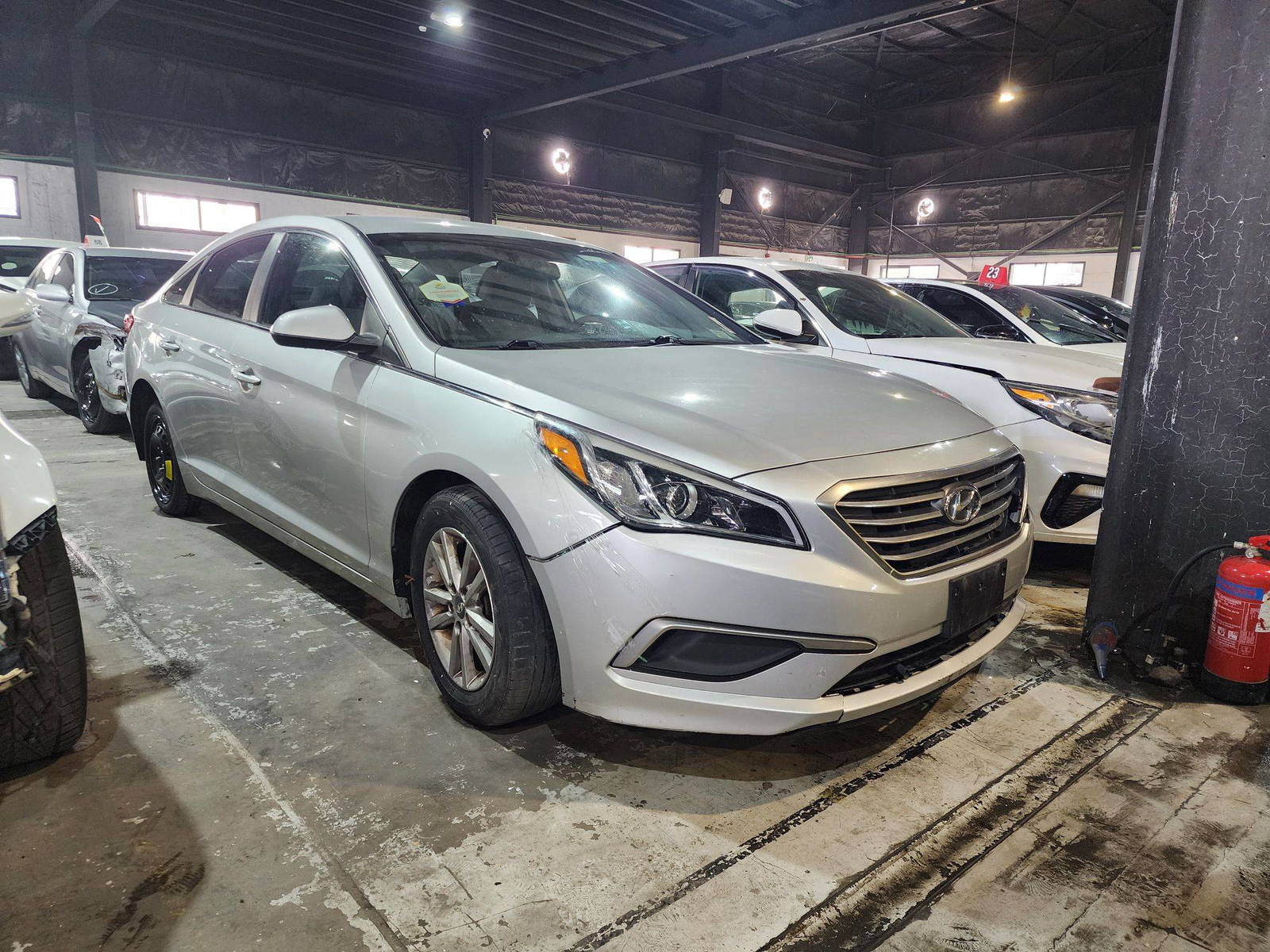 2016 HYUNDAI SONATA — 132568 Miles — Lot 7GH312484 — Al Quoz - Marhaba Auctions Used Cars - Image 3