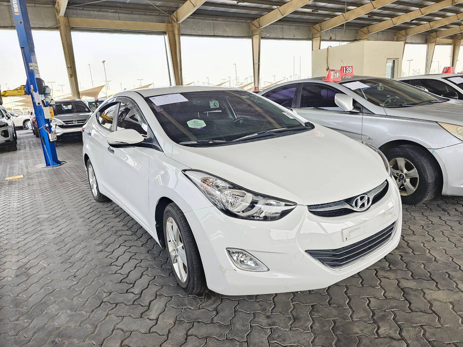 2011 HYUNDAI AVANTE — 117758 KM — Lot 138974 — Souq - Marhaba Auctions Used Cars - Image 4