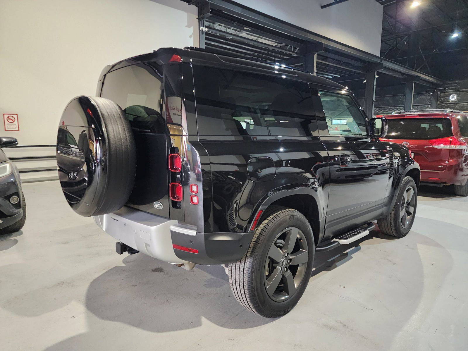2023 LAND ROVER DEFENDER 90 — 22480 Miles — Lot 121517 — Al Quoz - Marhaba Auctions Used Cars - Image 6