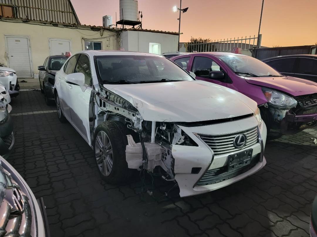 2014 LEXUS ES 350 — 140312 Miles — Lot 2E2097160 — Main - Marhaba Auctions Used Cars - Image 4