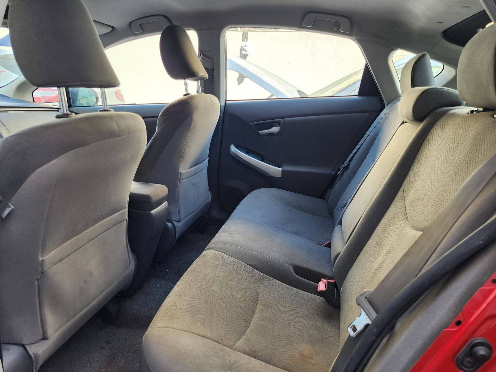 2010 TOYOTA PRIUS — 233974 Miles — Lot 39907521 — Al Quoz - Marhaba Auctions Used Cars - Image 6