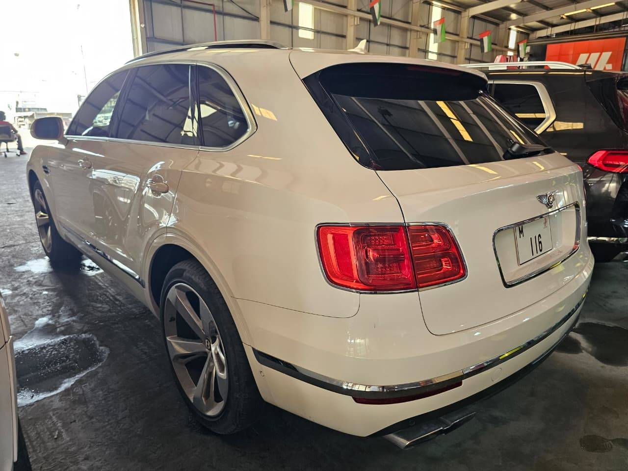 2019 BENTLEY BENTAYGA — 91743 KM — Lot 84956865 — Main - Marhaba Auctions Used Cars - Image 5