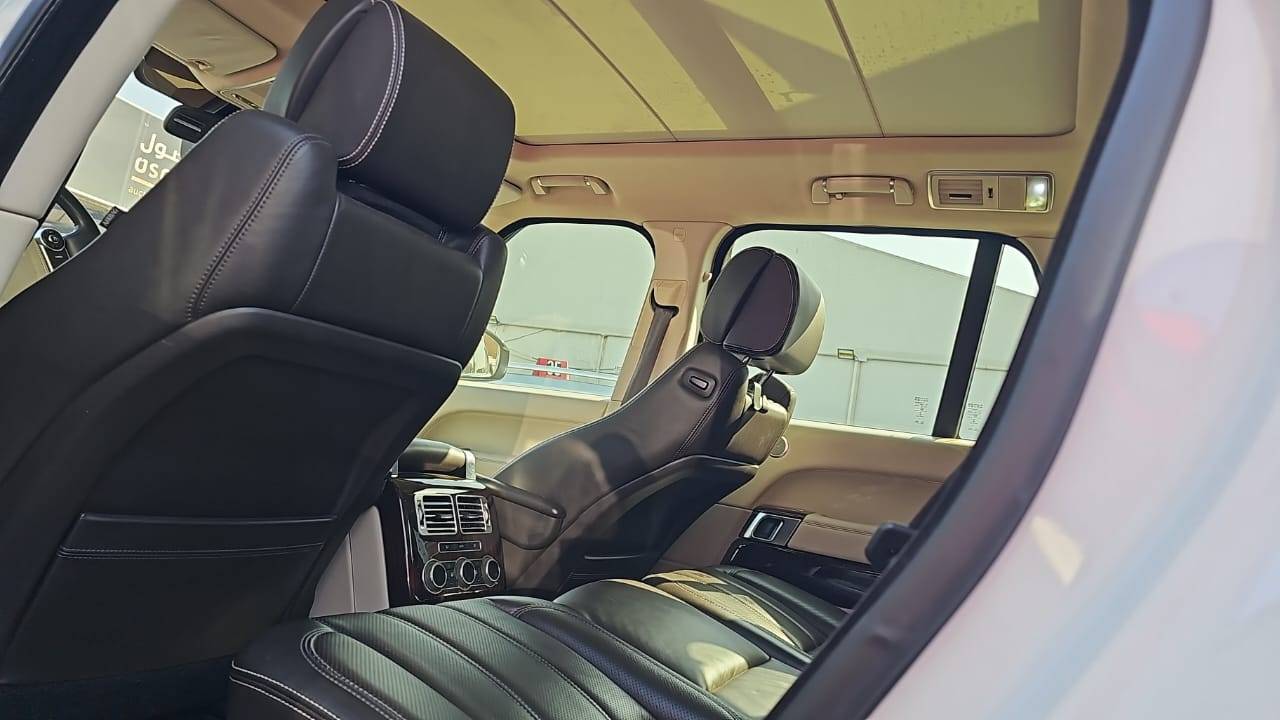 2014 LAND ROVER RANGE ROVER VOGUE — 246795 KM — Lot EA130937 — Souq - Marhaba Auctions Used Cars - Image 9