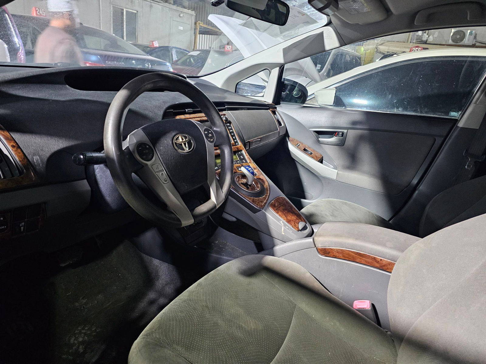 2011 TOYOTA PRIUS — 201518 Miles — Lot B0283712 — Main - Marhaba Auctions Used Cars - Image 8