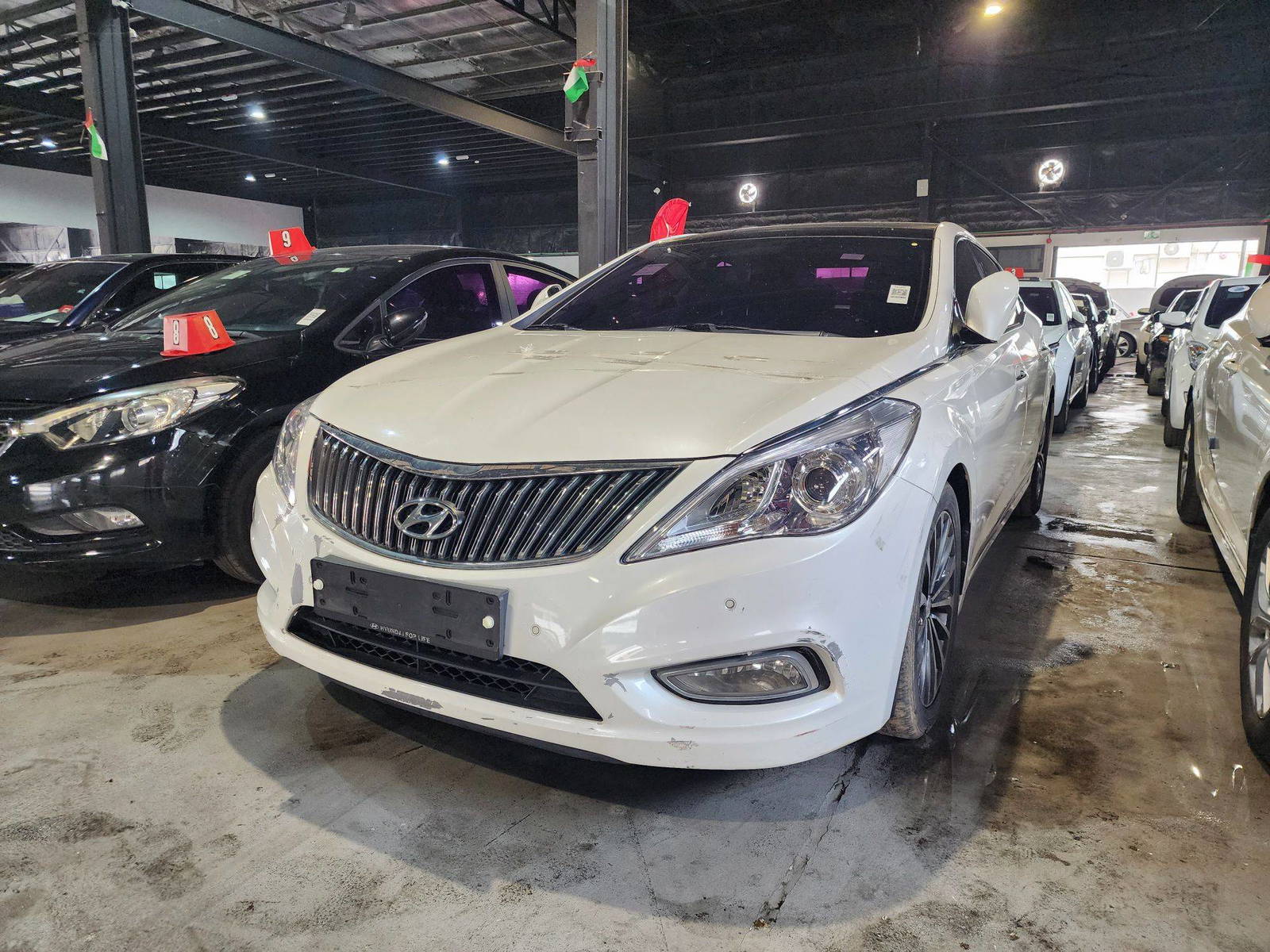 2013 HYUNDAI GRANDEUR — 158951 KM — Lot 233902 — Al Quoz - Marhaba Auctions Used Cars - Image 4