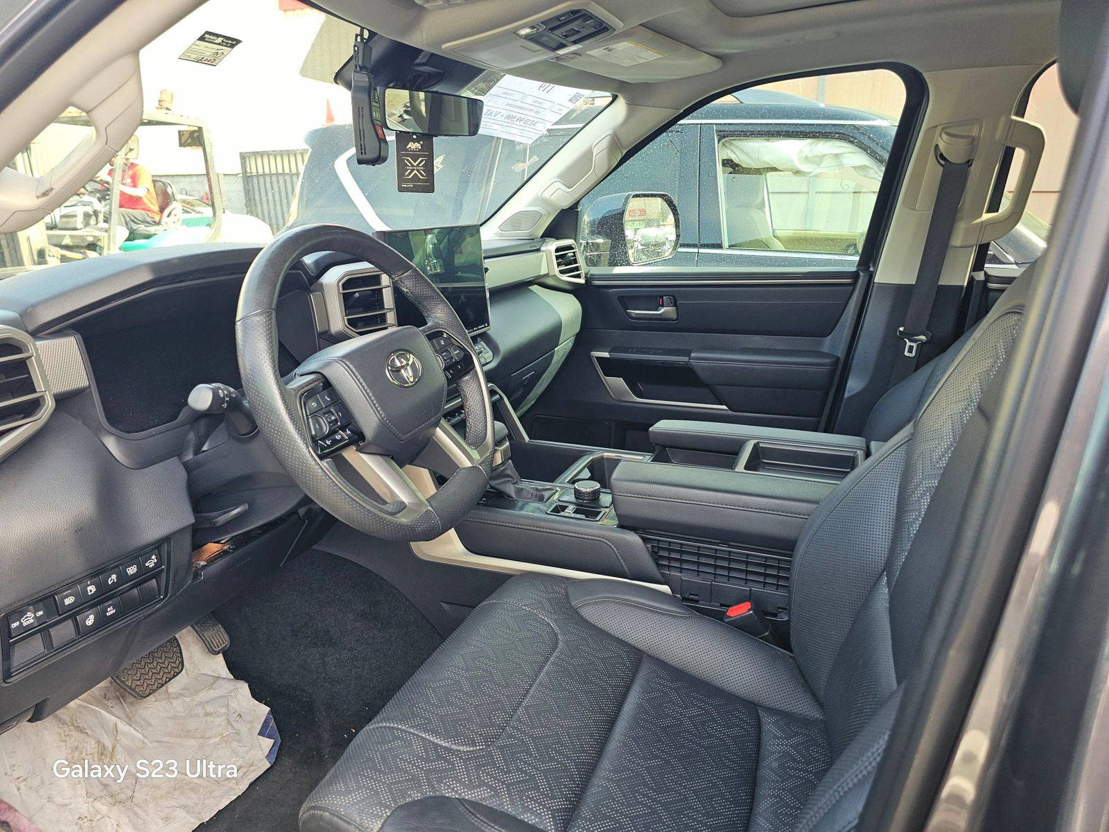 2022 TOYOTA TUNDRA — 112002 Miles — Lot X012904 — Main - Marhaba Auctions Used Cars - Image 8