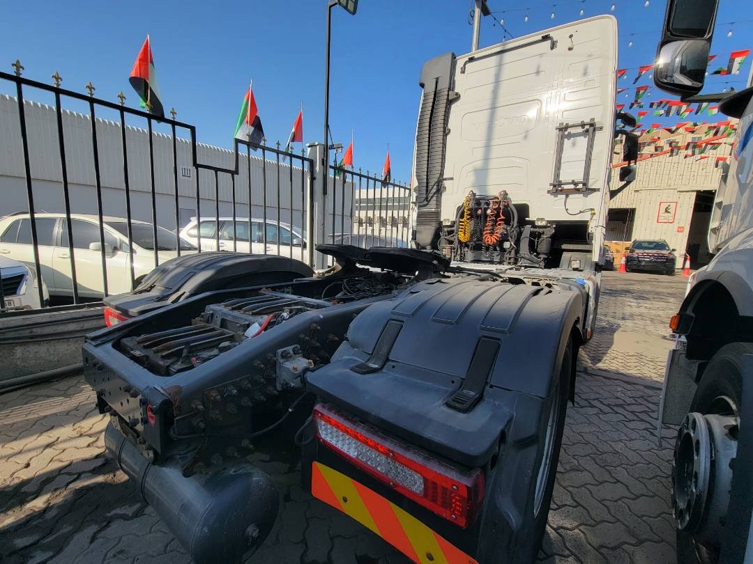 2017 VOLVO FH-Series — 854891 KM — Lot B822481 — Main - Marhaba Auctions Used Cars - Image 3