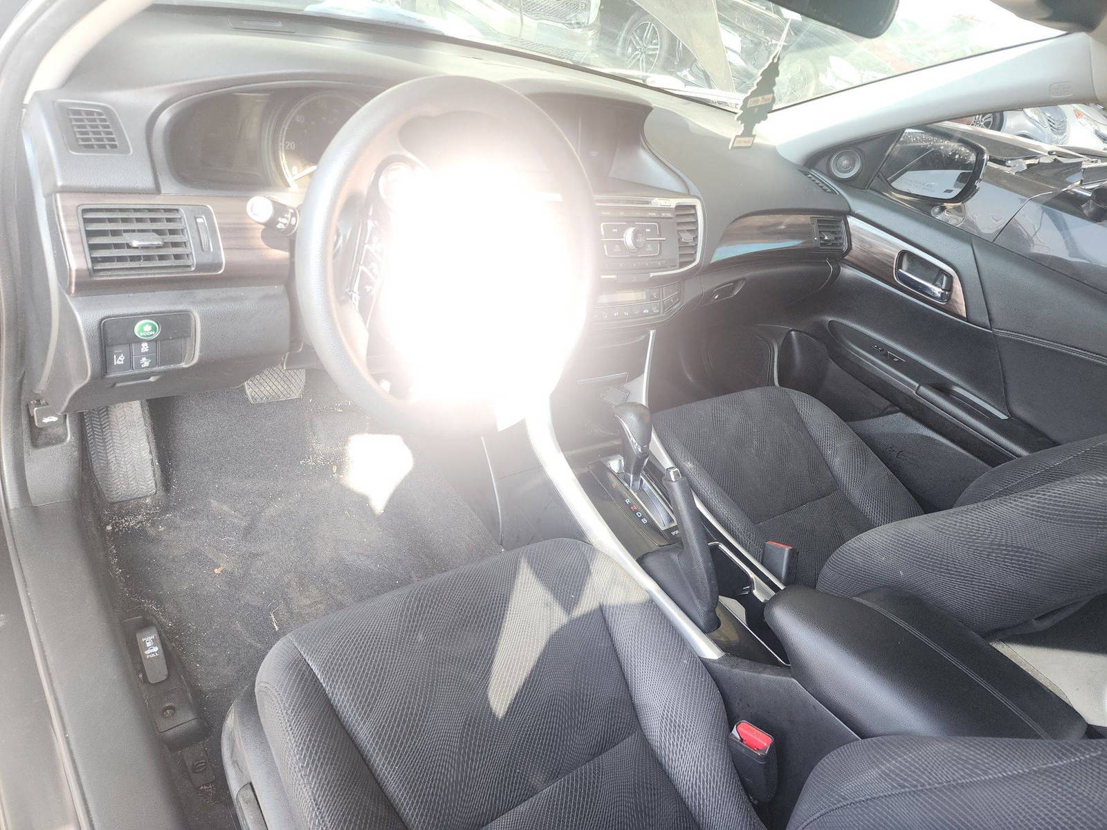 2017 HONDA ACCORD — 111828 Miles — Lot 66277333 - Marhaba Auctions Used Cars - Image 4