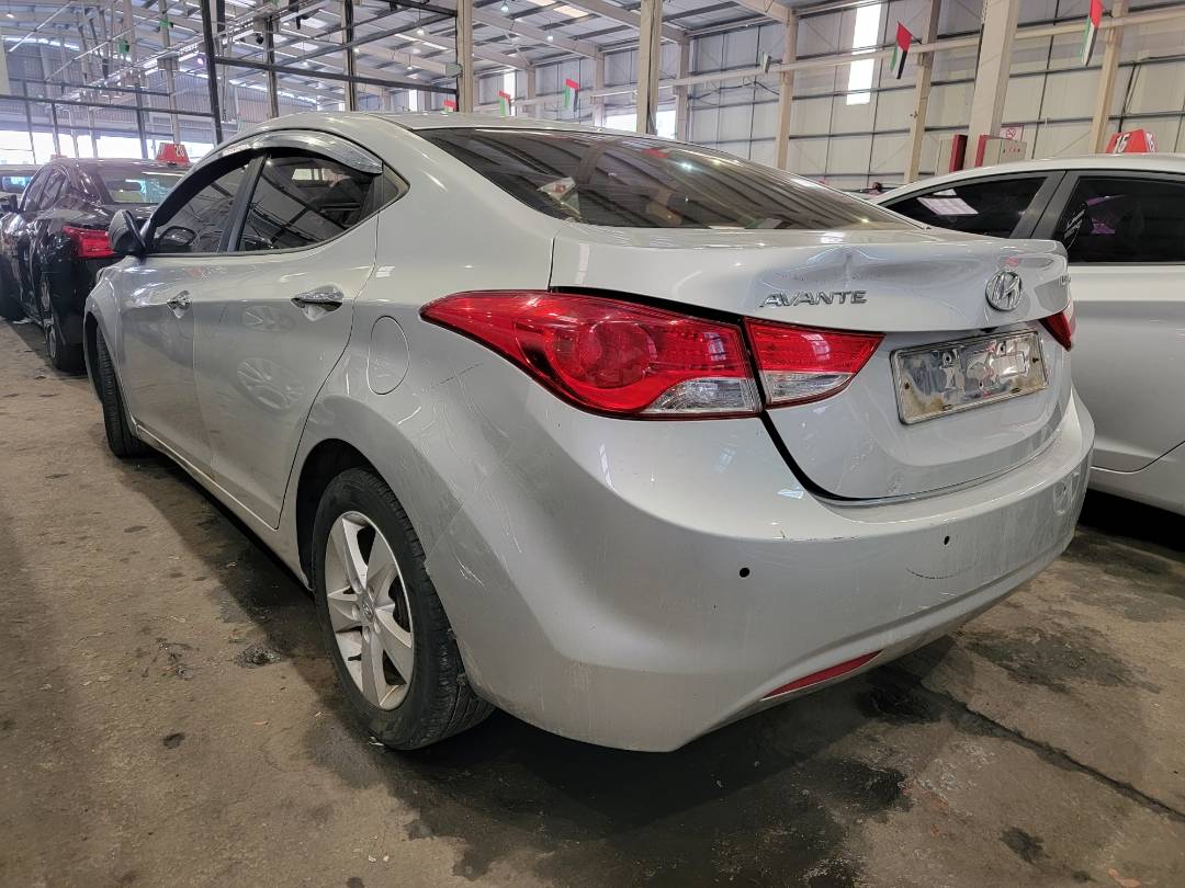 2011 HYUNDAI AVANTE — 237637 KM — Lot 023963 — Main - Marhaba Auctions Used Cars - Image 3