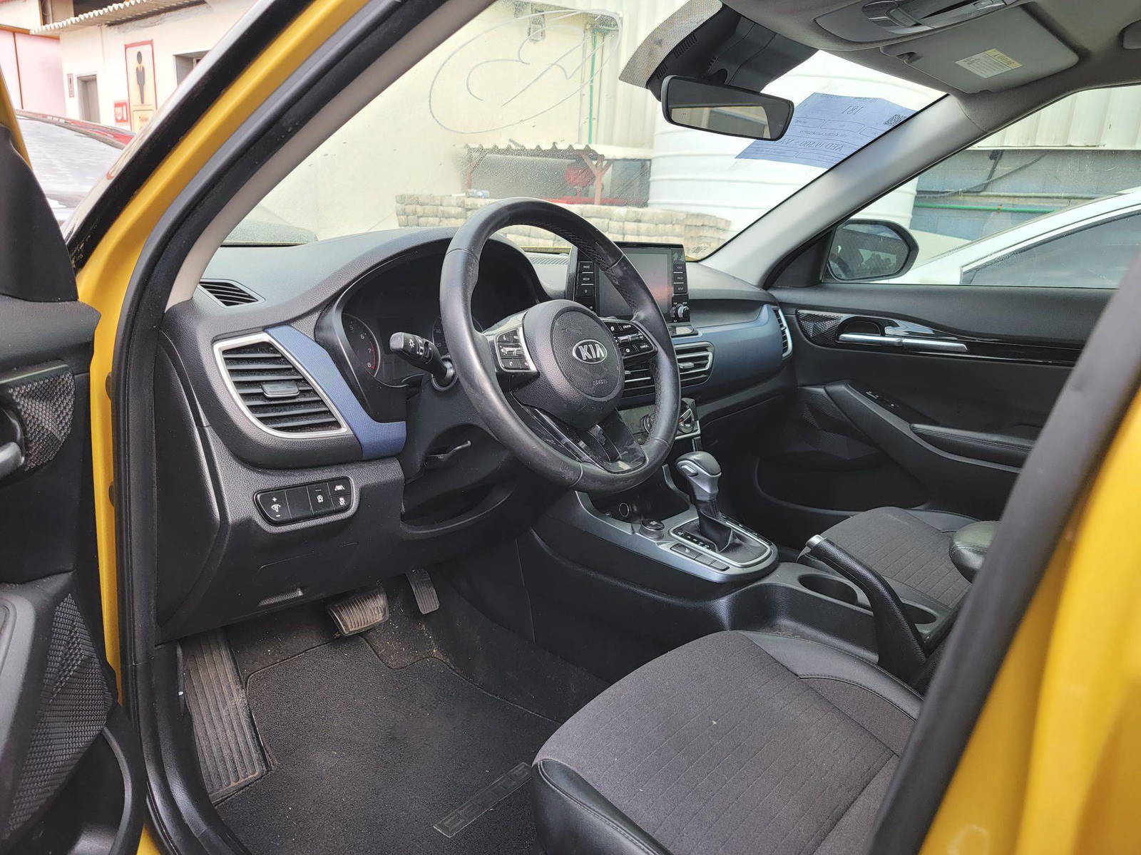 2021 KIA SELTOS — 63460 Miles — Lot 43076367 — Souq - Marhaba Auctions Used Cars - Image 8