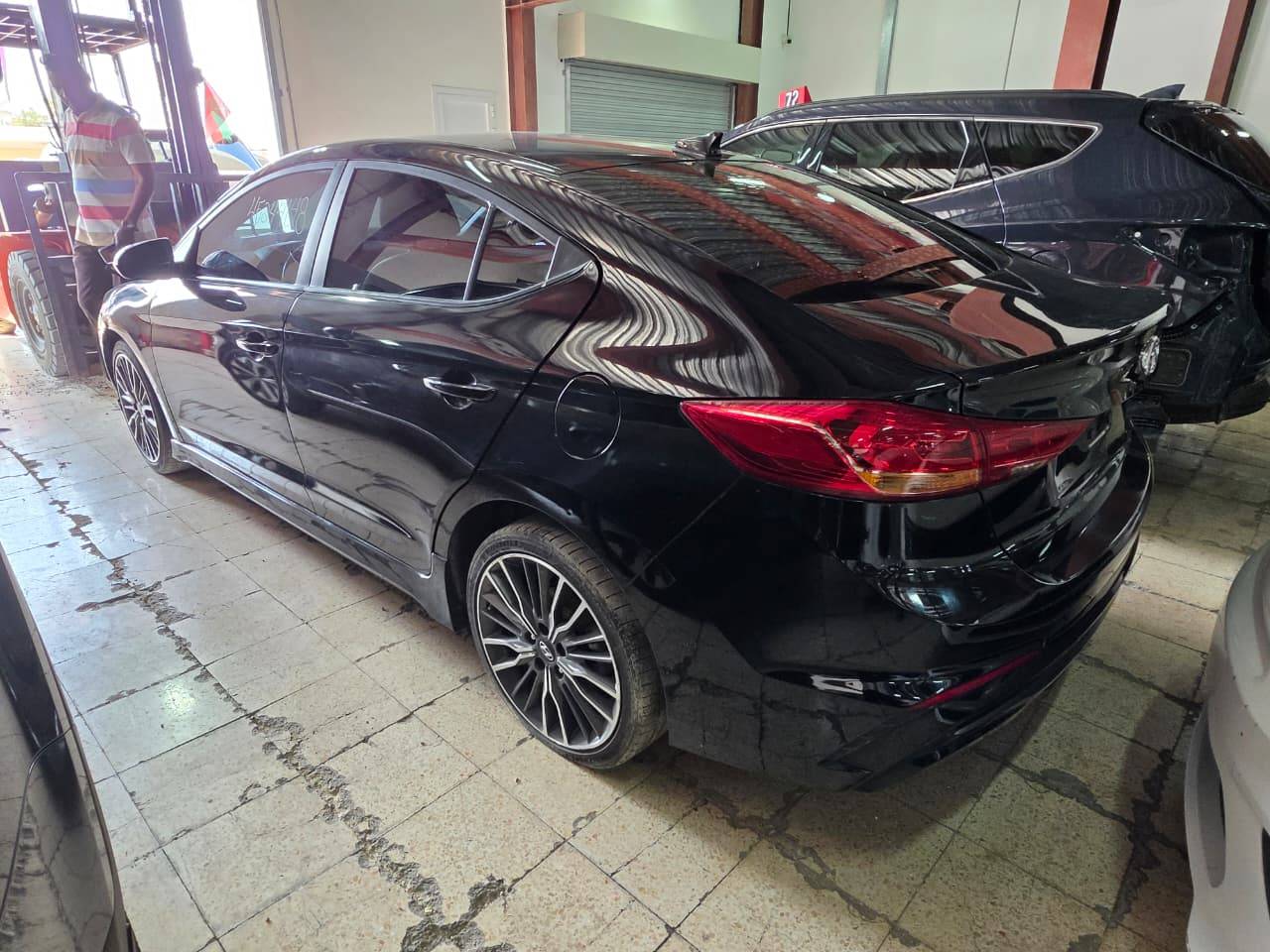 2018 HYUNDAI ELANTRA — 133909 Miles — Lot 45244148 - Marhaba Auctions Used Cars - Image 4