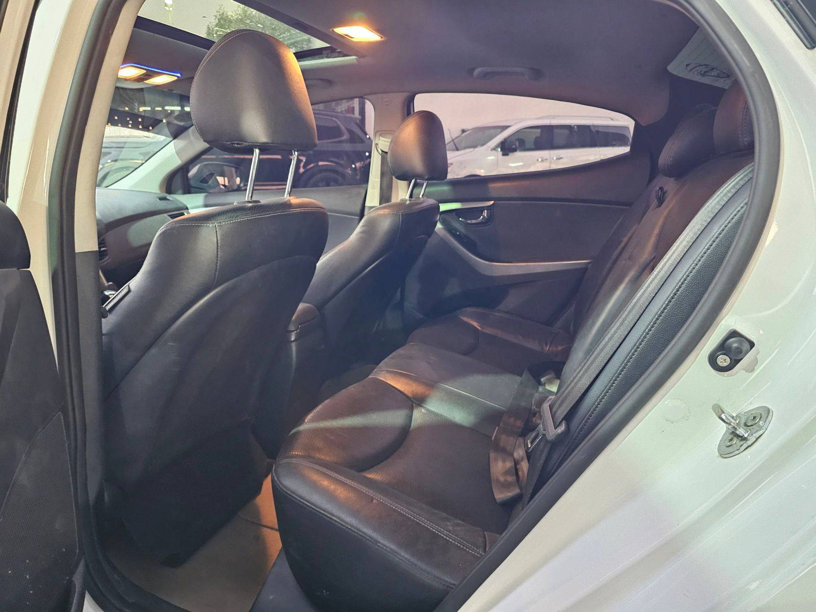 2012 HYUNDAI AVANTE — 112759 KM — Lot U579596 — Souq - Marhaba Auctions Used Cars - Image 7