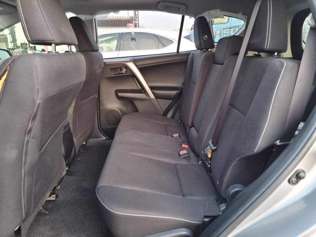 2018 TOYOTA RAV4 — 37043 Miles — Lot 40741683 — Souq - Marhaba Auctions Used Cars - Image 6