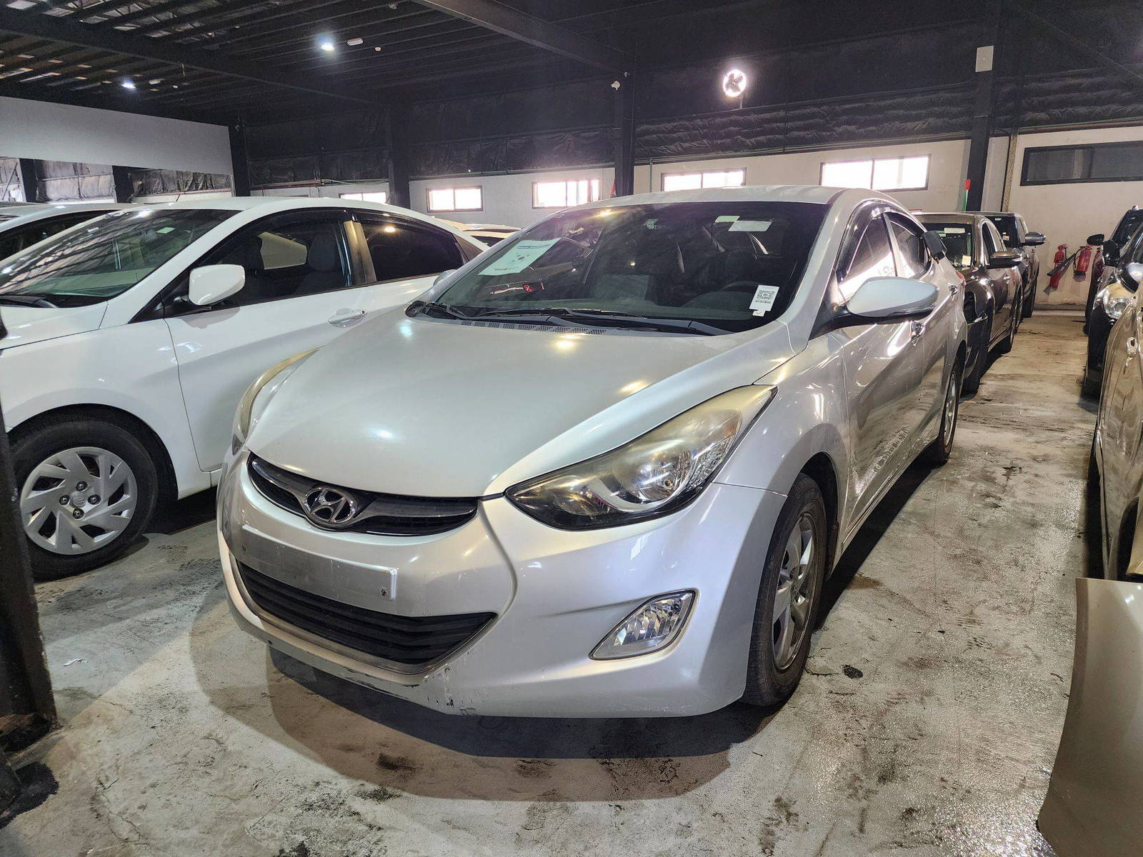 2011 HYUNDAI AVANTE — 182622 KM — Lot 078632 — Al Quoz - Marhaba Auctions Used Cars - Image 6