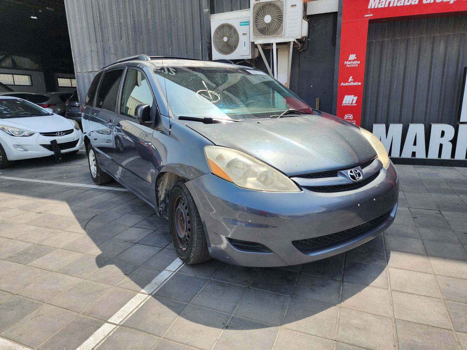 2010 TOYOTA SIENNA — 198987 Miles — Lot 302346 — Al Quoz - Marhaba Auctions Used Cars - Image 4