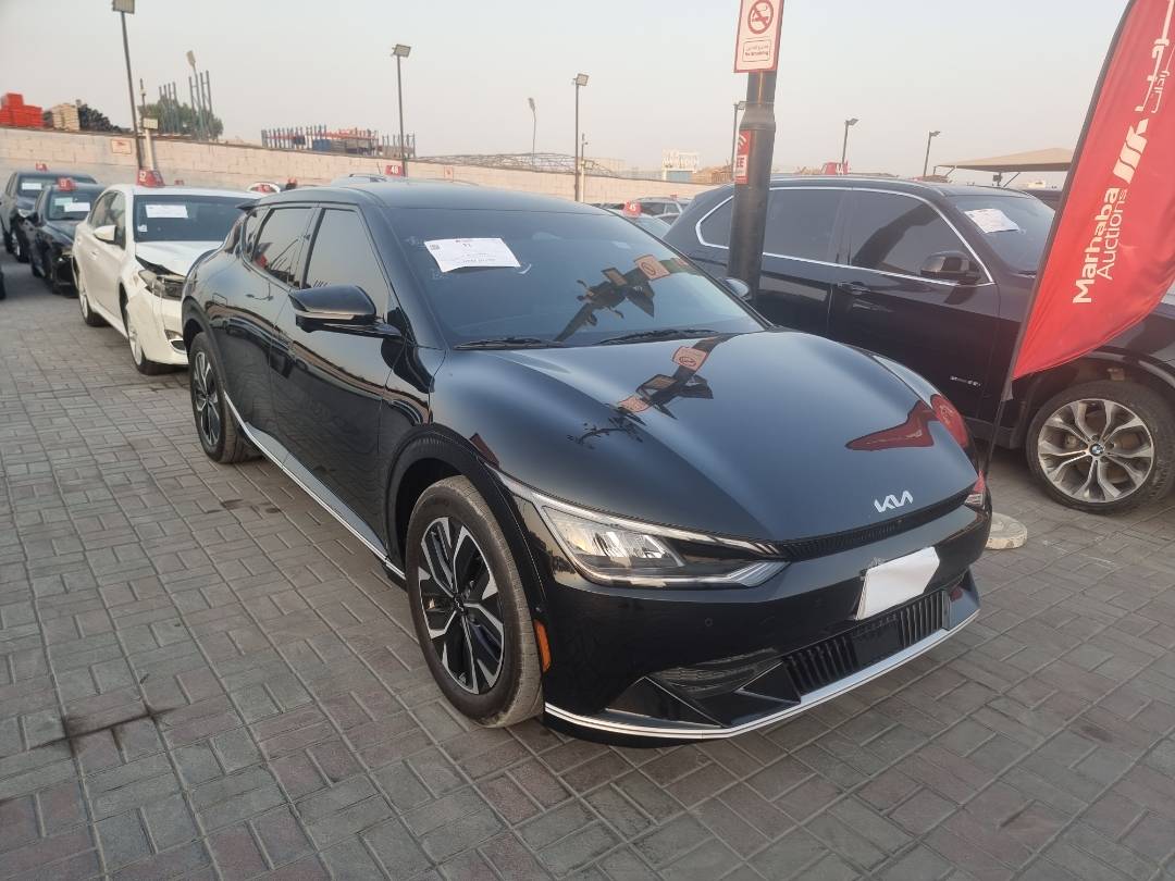 2024 KIA EV6 — 34728 KM — Lot 5618824 — Ind. 12 - Marhaba Auctions Used Cars - Image 2