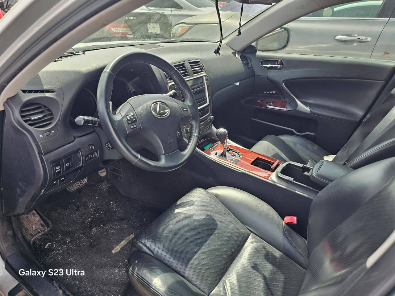 2007 LEXUS IS 250 — 145074 KM — Lot 048861 — Souq - Marhaba Auctions Used Cars - Image 9