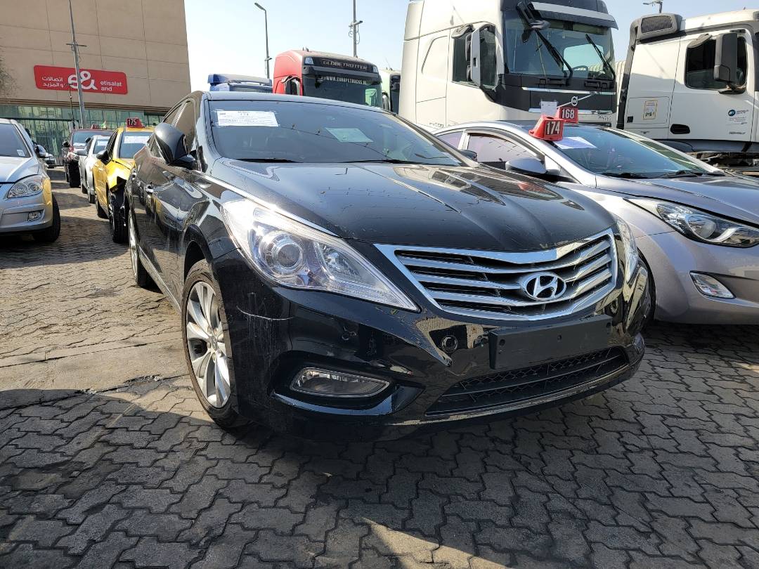 2012 HYUNDAI GRANDEUR — 253998 KM — Lot 204265 — Main - Marhaba Auctions Used Cars - Image 4
