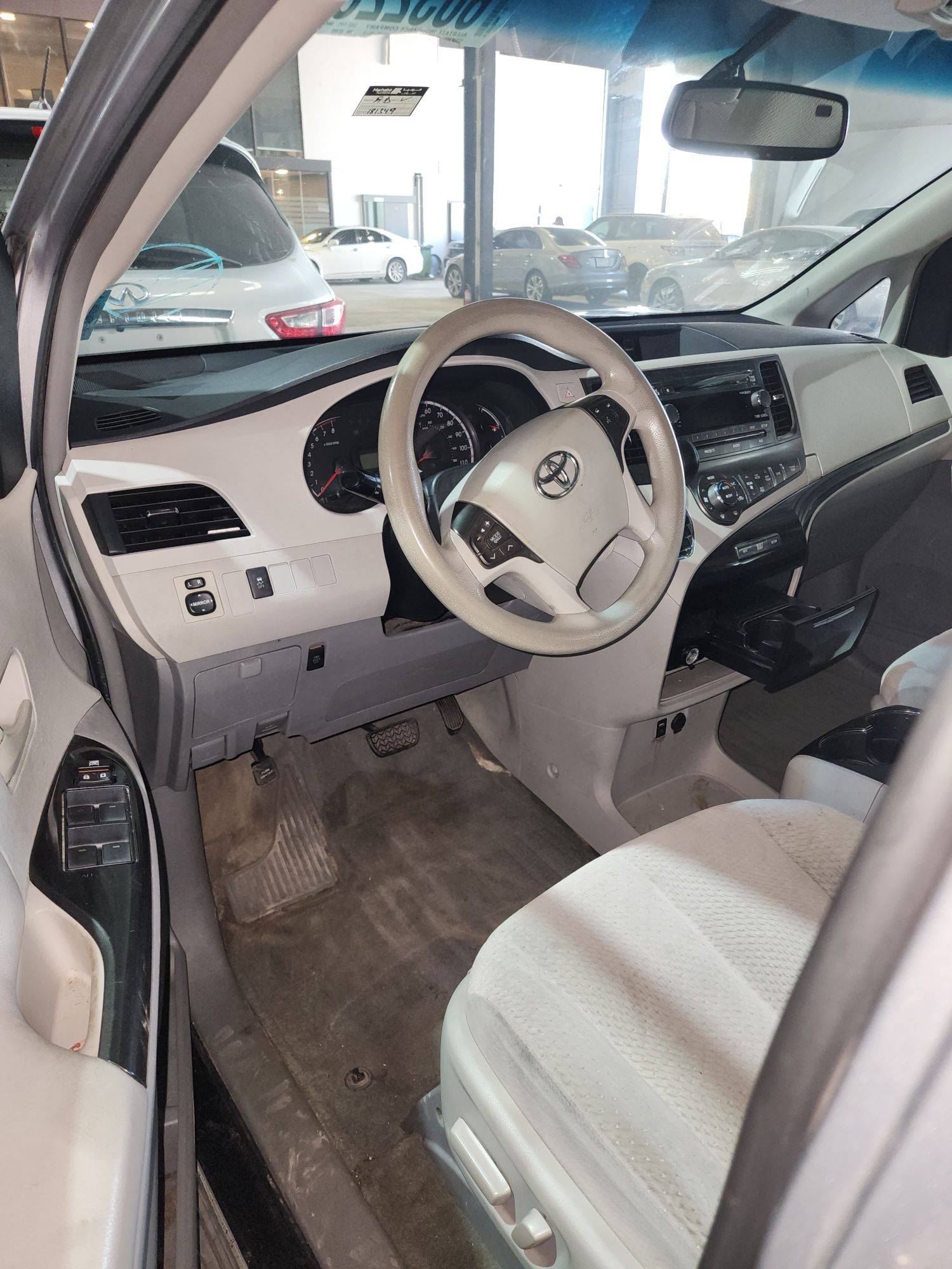 2013 TOYOTA SIENNA — 181349 Miles — Lot 281095 — Souq - Marhaba Auctions Used Cars - Image 10