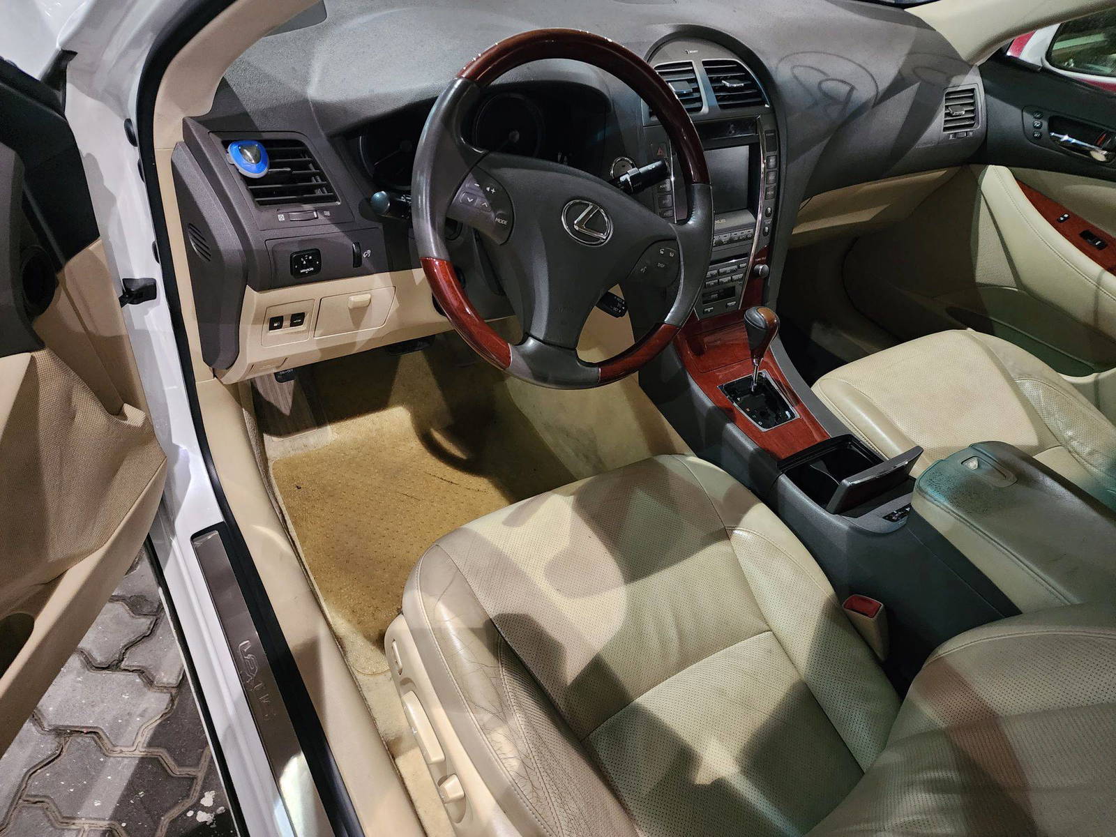 2009 LEXUS ES 350 — 215211 Miles — Lot 71502493 - Marhaba Auctions Used Cars - Image 10