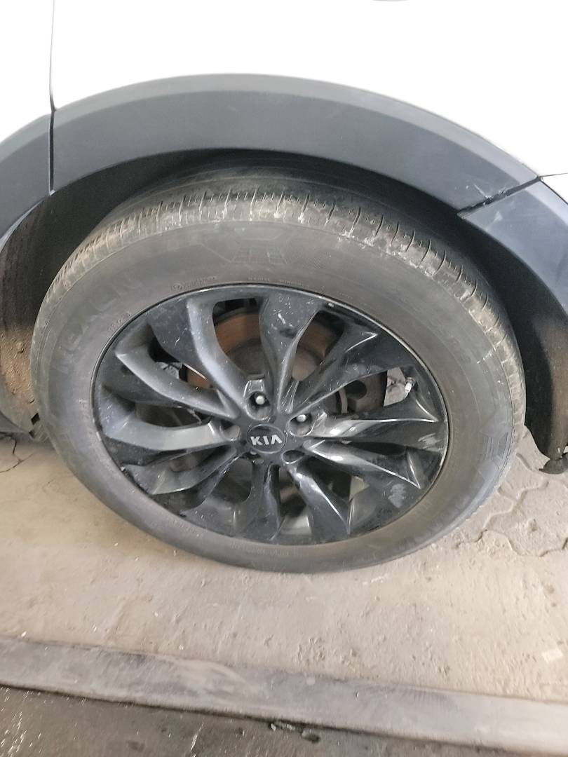 2019 KIA SORENTO — 95678 Miles — Lot 85102724 — Souq - Marhaba Auctions Used Cars - Image 8