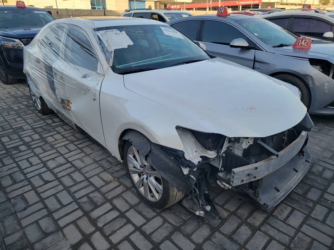 2016 LEXUS IS 200T — 96189 Miles — Lot 24G5013305 — Main - Marhaba Auctions Used Cars - Image 5