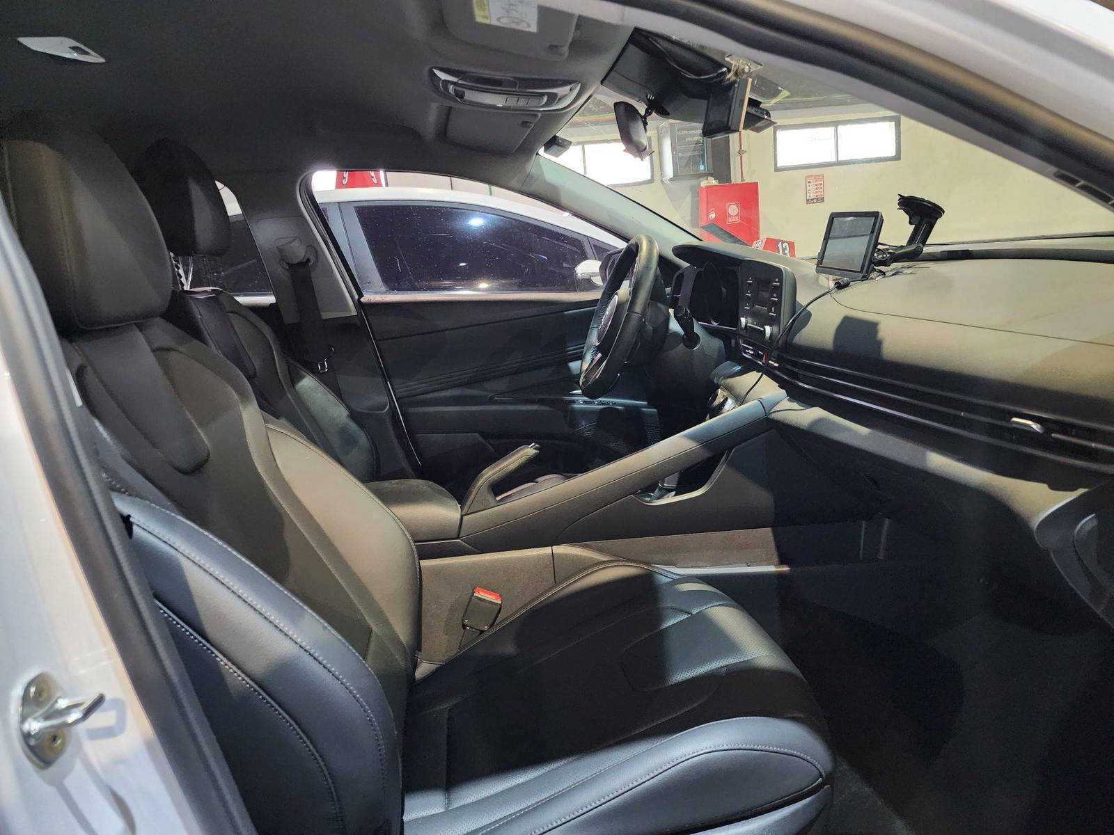 2021 HYUNDAI AVANTE — 113843 KM — Lot 205685 — Al Quoz - Marhaba Auctions Used Cars - Image 5