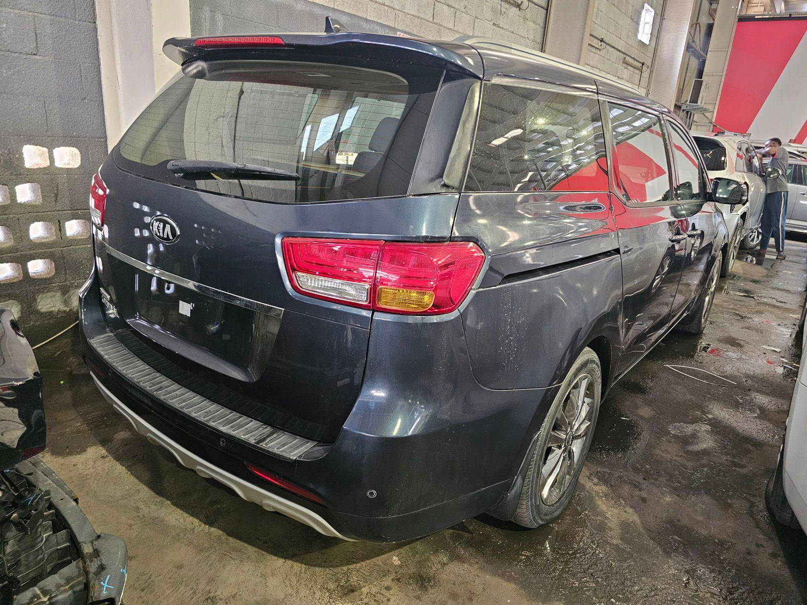 KIA CARNIVAL EX 2017 - Marhaba Auction Used Cars - Image 4
