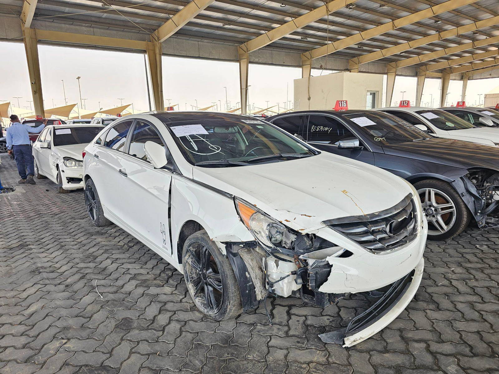 2013 HYUNDAI SONATA — 196886 KM — Lot 45707125 — Souq - Marhaba Auctions Used Cars - Image 4