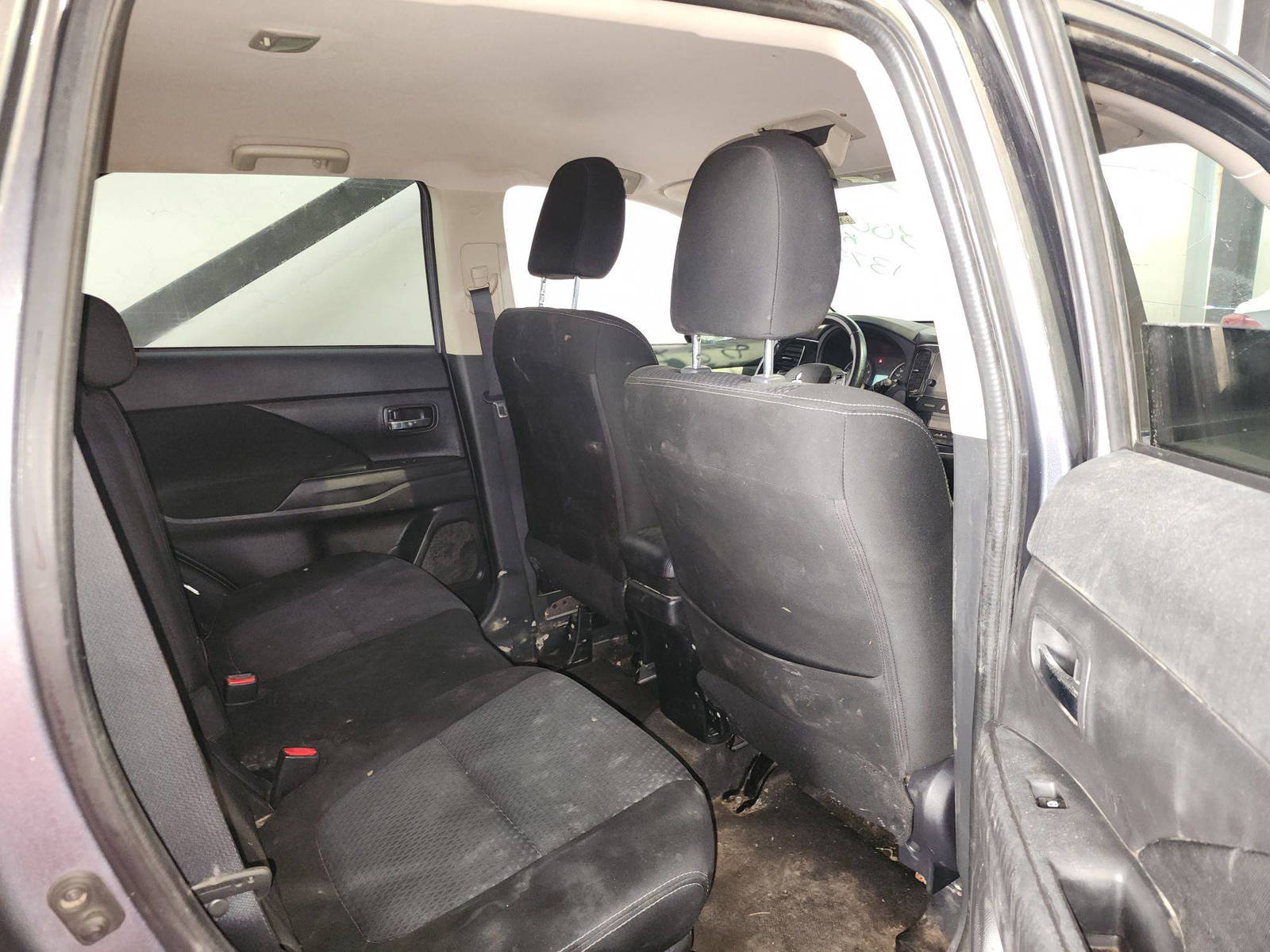 MITSUBISHI OUTLANDER 2018 - Marhaba Auction Used Cars - Image 7