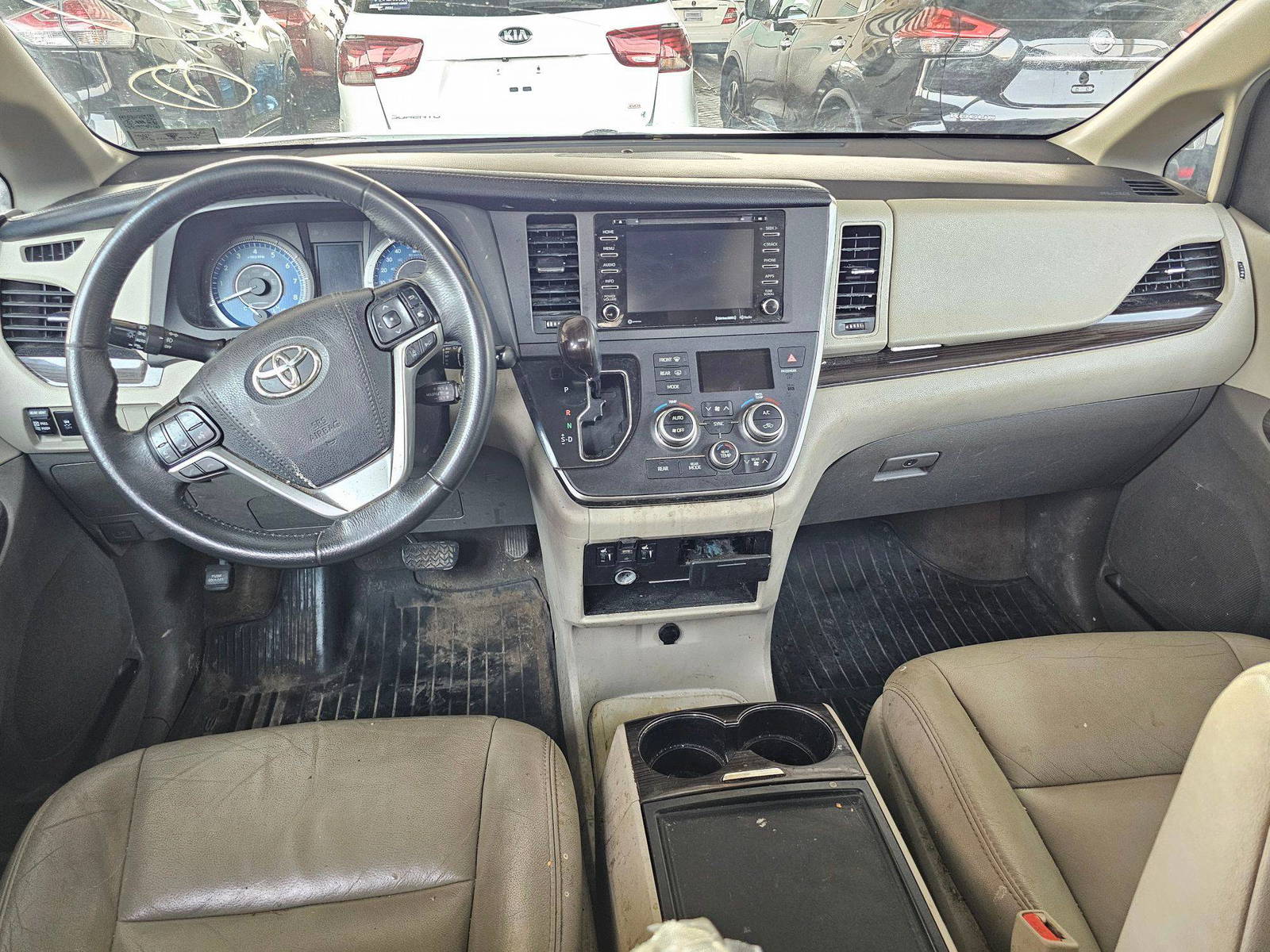 TOYOTA SIENNA 2018 - Marhaba Auction Used Cars - Image 7