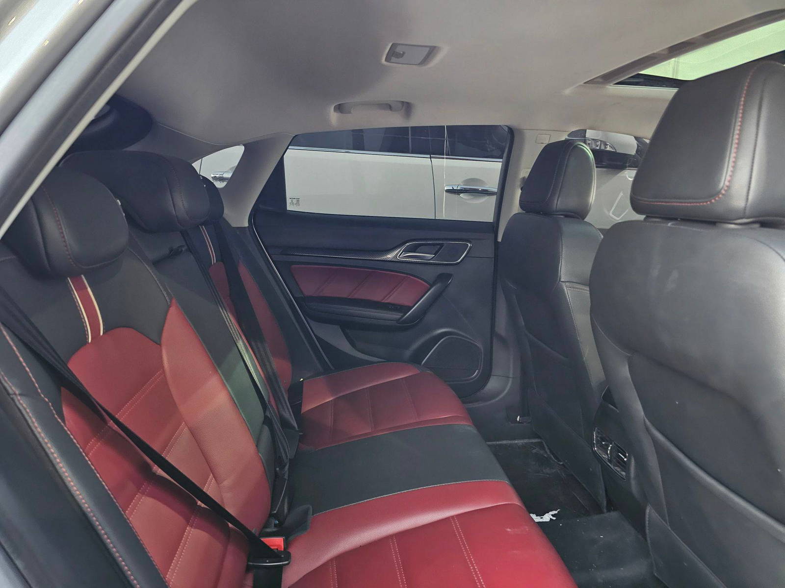 2022 MG 6 — 63570 KM — Lot NG018187 — Souq - Marhaba Auctions Used Cars - Image 6