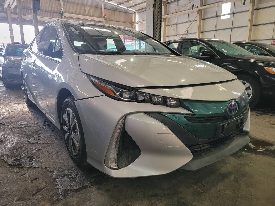 2017 TOYOTA PRIUS — 73666 Miles — Lot 3006020 — Main - Marhaba Auctions Used Cars - Image 5