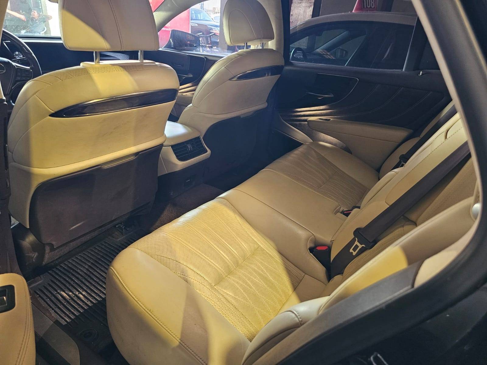 2018 LEXUS LS 500 — 104799 KM — Lot J5002636 — Main - Marhaba Auctions Used Cars - Image 7