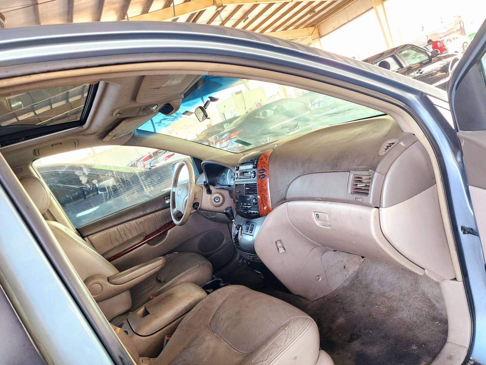 2004 TOYOTA SIENNA — 238742 Miles — Lot 2C84S033659 — Main - Marhaba Auctions Used Cars - Image 8