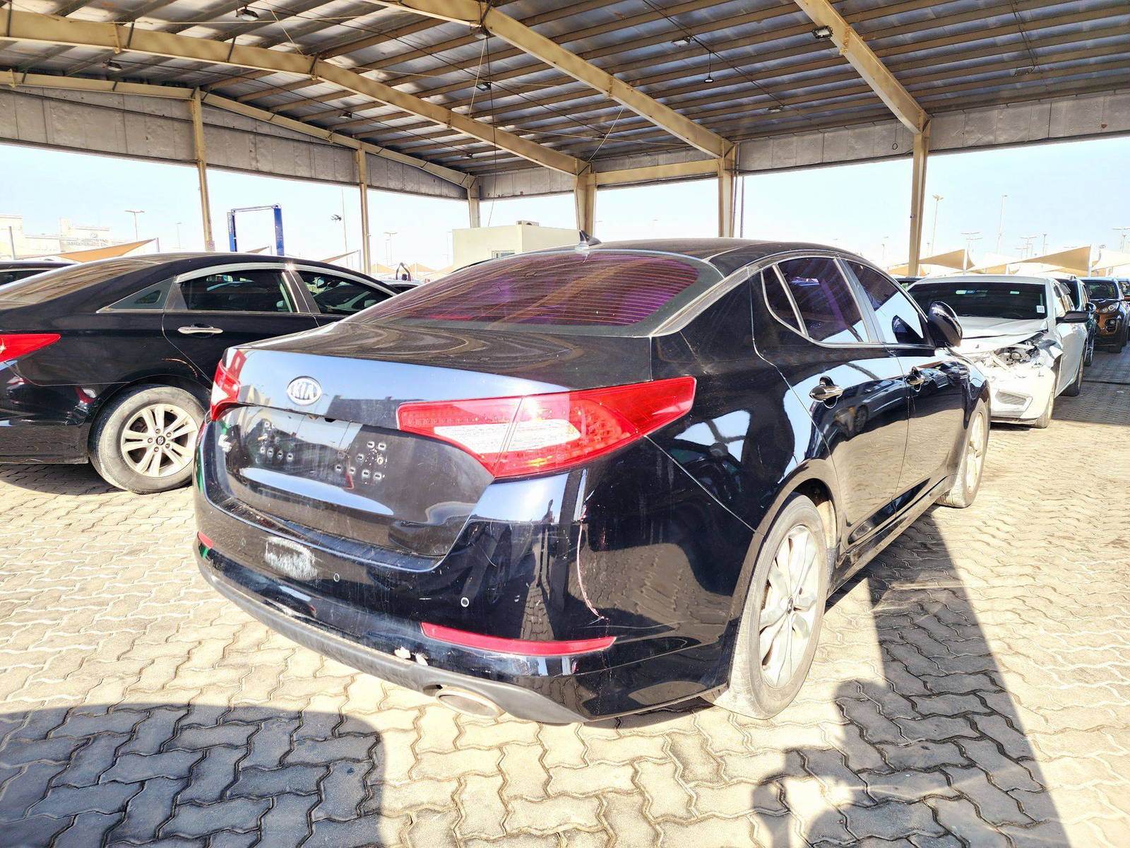 2011 KIA K5 — 232490 KM — Lot 145670 — Souq - Marhaba Auctions Used Cars - Image 3